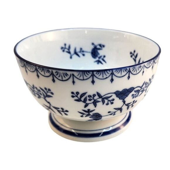 Blue & White Porcelain Serving Bowl By Royal China 6.25 wide x 4' tall - Picture 7 of 10